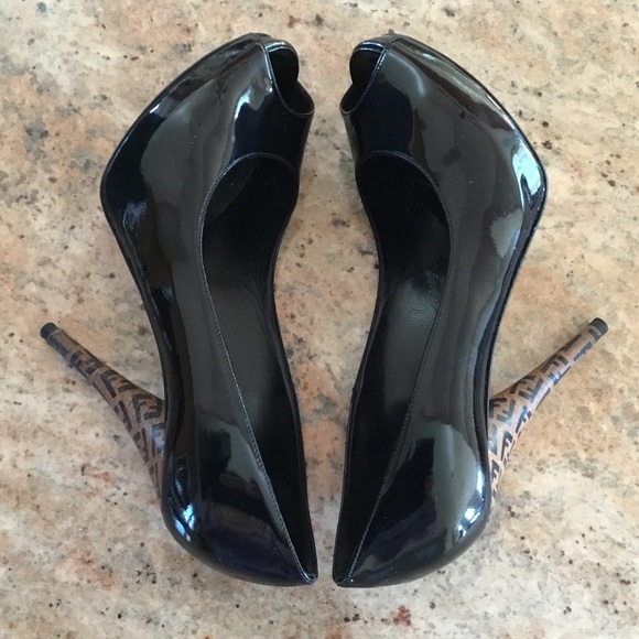 Authentic Fendi Black Patent Leather Spuntata Vernice Peep Toe Platform Pumps - Picture 15 of 15